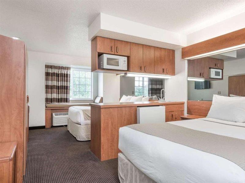 Microtel Inn & Suites By Wyndham Rice Lake Экстерьер фото
