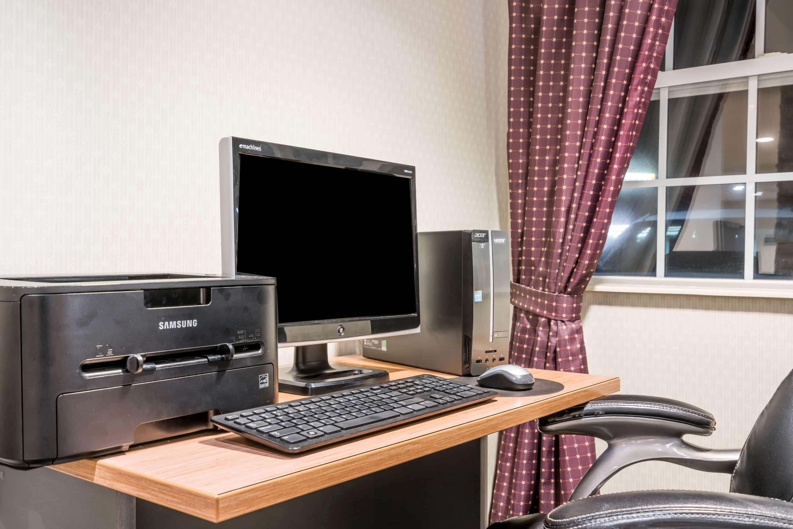 Microtel Inn & Suites By Wyndham Rice Lake Экстерьер фото