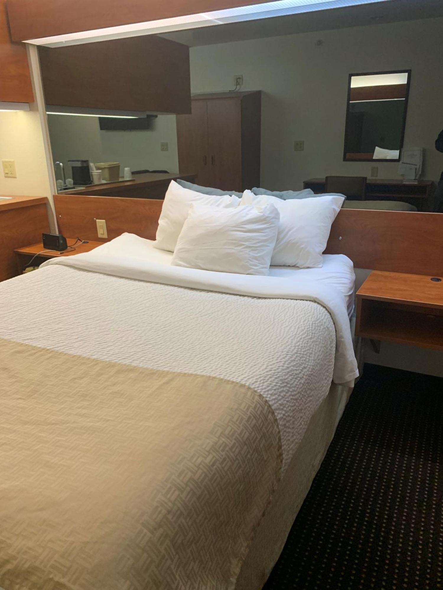 Microtel Inn & Suites By Wyndham Rice Lake Экстерьер фото