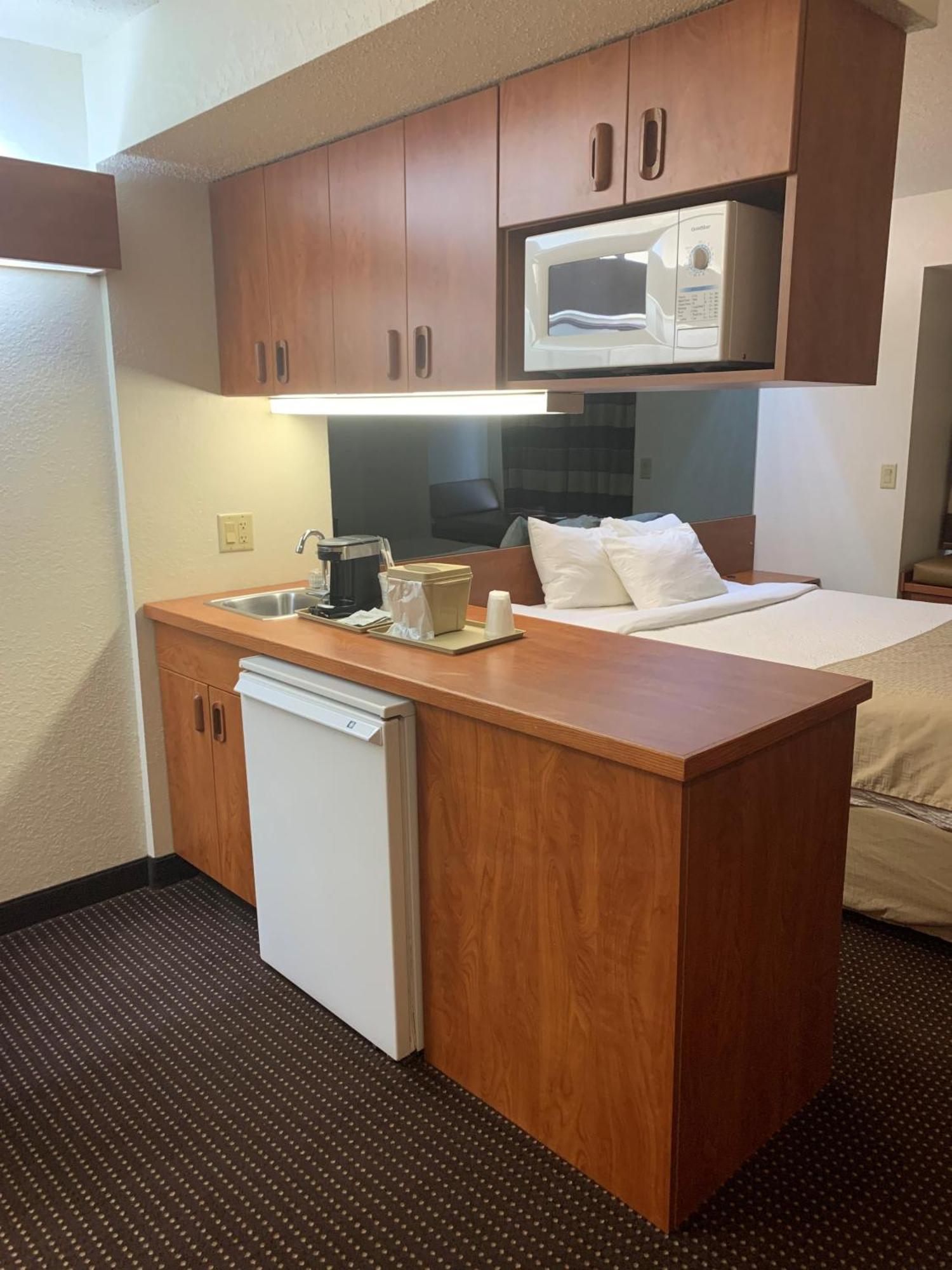 Microtel Inn & Suites By Wyndham Rice Lake Экстерьер фото